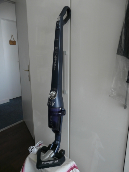 ASPIRATEUR BALAI AIR FORCE ROWENTA